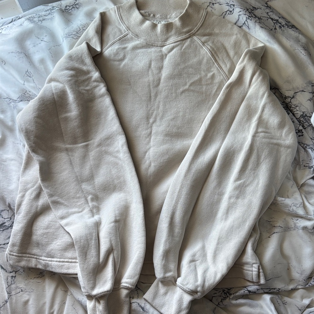 Abercrombie & Fitch Men's Off-White Crewneck Sweater